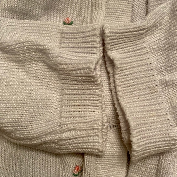 Sophie Dess Sweater Crochet Collar&Embroidery Rose - Picture 10 of 10